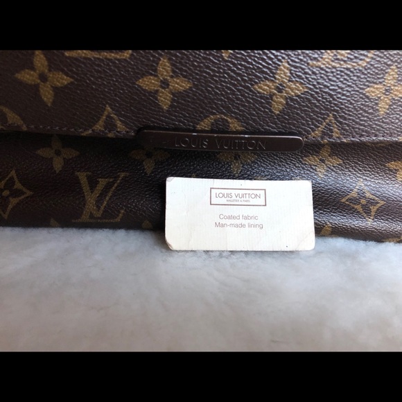 **SOLD** Authentic LV Beaubourg MM Messenger - Picture 7 of 8